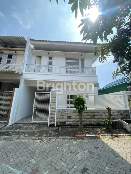 image RUMAH 2 LANTAI DI PERUM TAMAN PINANG INDAH SIDOARJO (1)