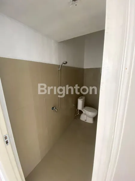 image RUMAH 2 LANTAI DI PERUM TAMAN PINANG INDAH SIDOARJO (4)