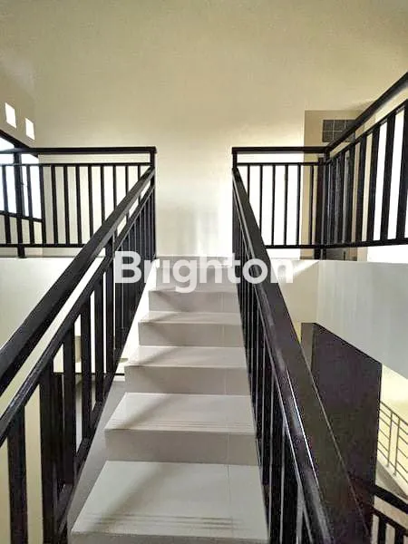 image RUMAH  3 LANTAI DI CLUSTER KENCANALOKA BSD, 7KT, CARPORT LEGA (7)