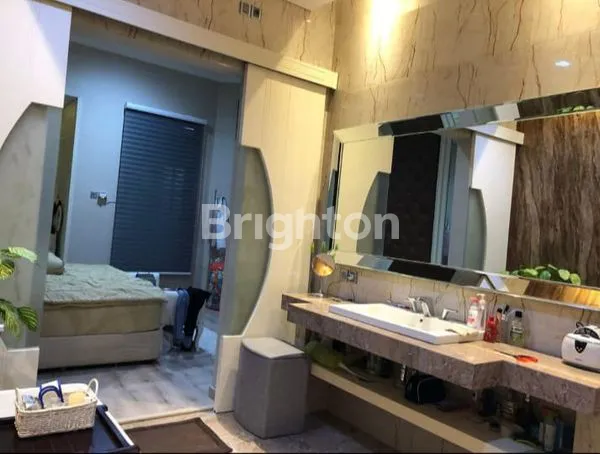 image RUMAH DIJUAL DENGAN INTERIOR MODERN DI PURI ANJASMORO (8)