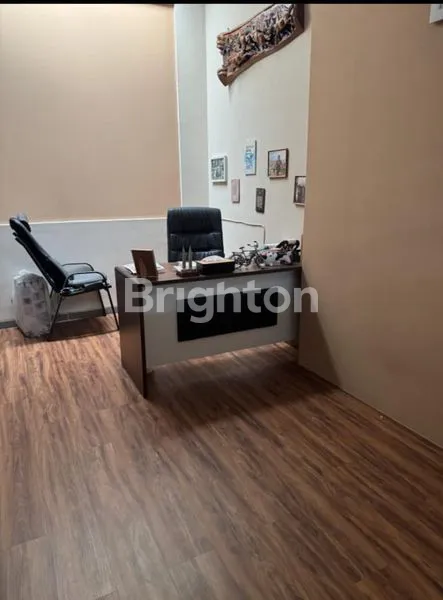 image RUMAH DIJUAL DENGAN INTERIOR MODERN DI PURI ANJASMORO (6)