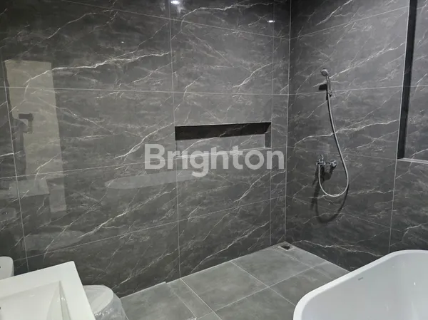 image RUMAH DI CLUSTER VIRGINIA REGENCY MULYOREJO (2)