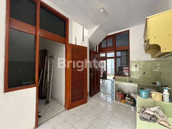 image RUMAH MEWAH 2 LANTAI DI PAKUAN 2 BOGOR – LUAS 300M², JALAN UTAMA! (5)