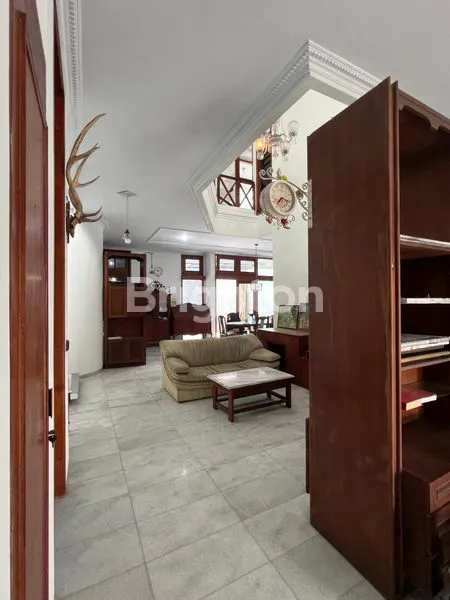 image RUMAH MEWAH 2 LANTAI DI PAKUAN 2 BOGOR – LUAS 300M², JALAN UTAMA! (2)