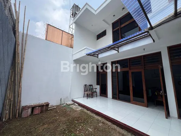 image RUMAH MEWAH 2 LANTAI DI PAKUAN 2 BOGOR – LUAS 300M², JALAN UTAMA! (1)