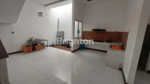 image SEWA RUMAH STRATEGIS 2 LANTAI DI SURYA BREEZE KARANGBONG SIDOARJO (7)