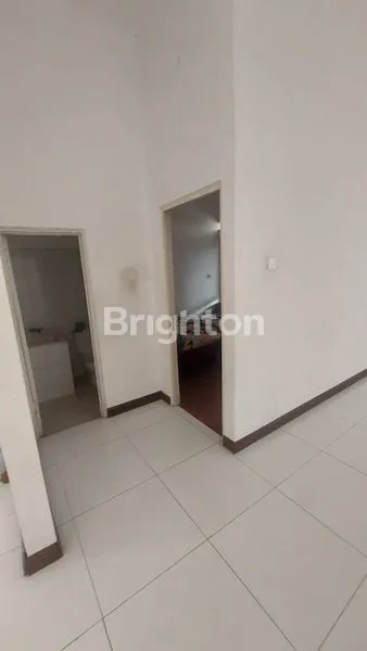 image SEWA RUMAH STRATEGIS 2 LANTAI DI SURYA BREEZE KARANGBONG SIDOARJO (5)