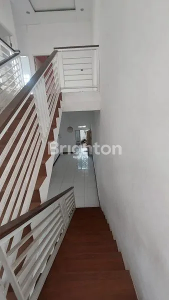 image SEWA RUMAH STRATEGIS 2 LANTAI DI SURYA BREEZE KARANGBONG SIDOARJO (2)