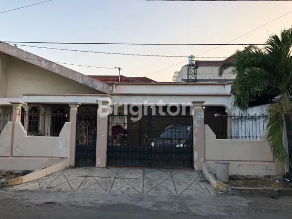 image RUMAH HOOK 2 LANTAI LT 664M² DI SURABAYA BARAT (1)