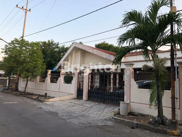 image RUMAH HOOK 2 LANTAI LT 664M² DI SURABAYA BARAT (2)