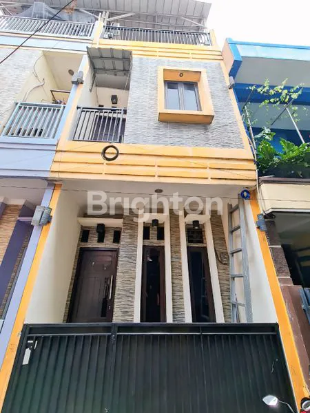 image RUMAH CANTIK MURAH DI KAMPUNG IRIAN KEMAYORAN.NYAMAN HUNI,COCOK UNTUK KELUARGA MILENIAL. (1)