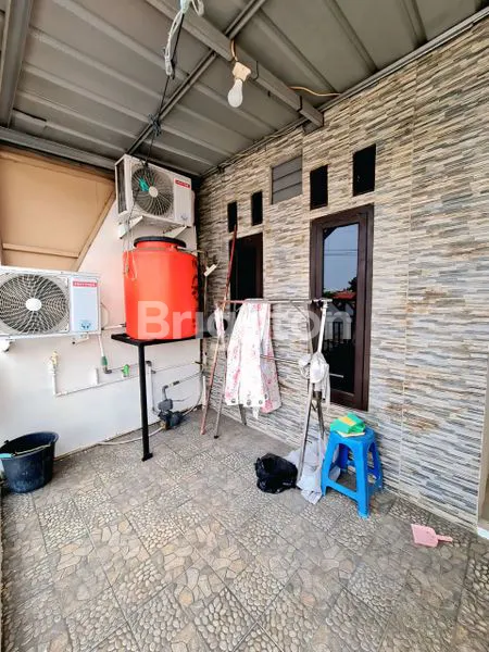 image RUMAH CANTIK MURAH DI KAMPUNG IRIAN KEMAYORAN.NYAMAN HUNI,COCOK UNTUK KELUARGA MILENIAL. (6)