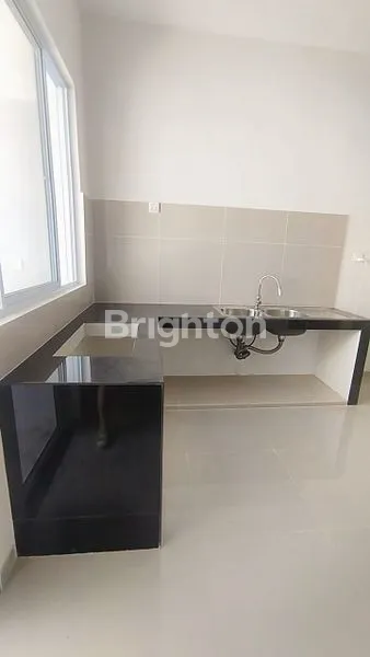 image RUMAH MINIMALIS DAN SIAP HUNI, ELEGAN DAN BERSIH. 3 KAMAR TIDUR, 2 KAMAR MANDI, DENGAN HALAMAN BELAKANG (BACKYARD), DEKAT DENGAN BANDARA (AIRPORT) - BATAM CENTER (7)