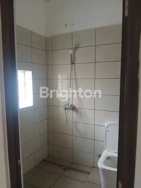 image RUMAH 3 LANTAI DI LINGKUNGAN PERUMAHAN YANG SANGAT NYAMAN BEBAS BANJIR (7)