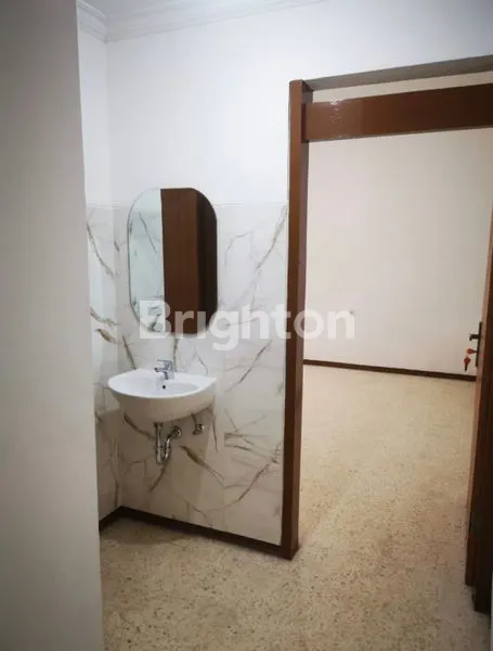 image  RUMAH 1 LANTAI SIAP HUNI DEKAT UBAYA NGAGEL BRATANG BARATAJAYA MANYAR (8)