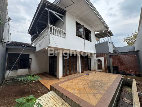 image RUMAH HITUNG TANAH KEBON JERUK (4)