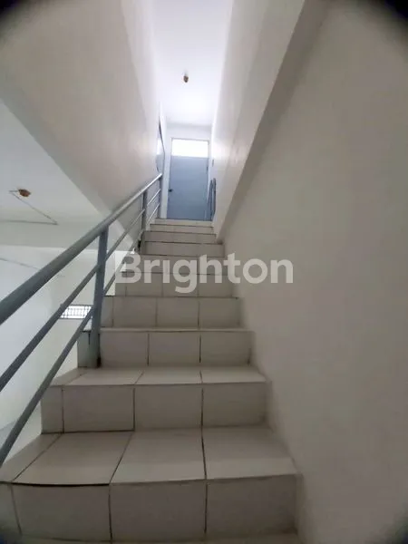 image RUMAH MURAH 3 LANTAI JELAMBAR NYAMAN DAN SIAP HUNI (6)