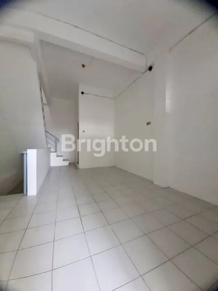 image RUMAH MURAH 3 LANTAI JELAMBAR NYAMAN DAN SIAP HUNI (5)