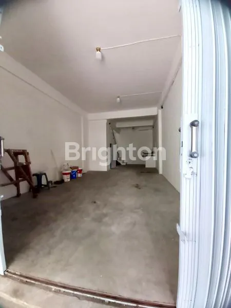 image RUMAH MURAH 3 LANTAI JELAMBAR NYAMAN DAN SIAP HUNI (2)