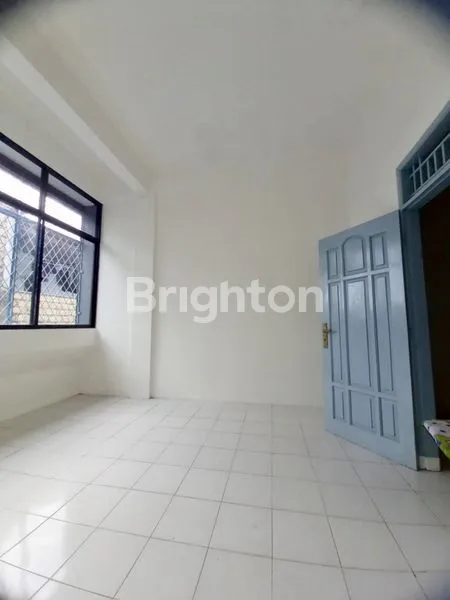 image RUMAH MURAH 3 LANTAI JELAMBAR NYAMAN DAN SIAP HUNI (4)