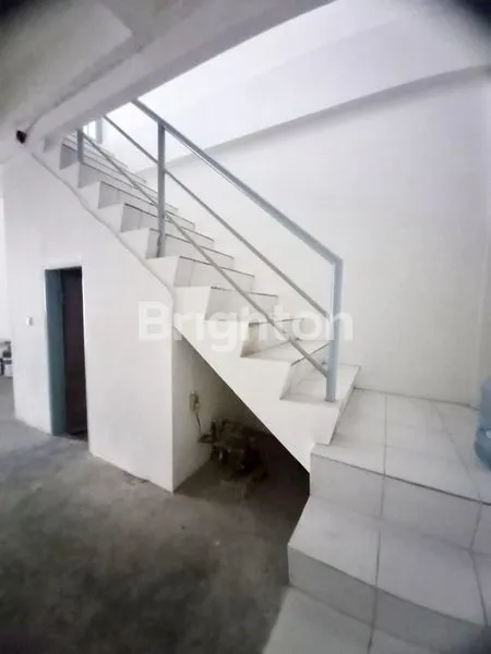 image RUMAH MURAH 3 LANTAI JELAMBAR NYAMAN DAN SIAP HUNI (3)