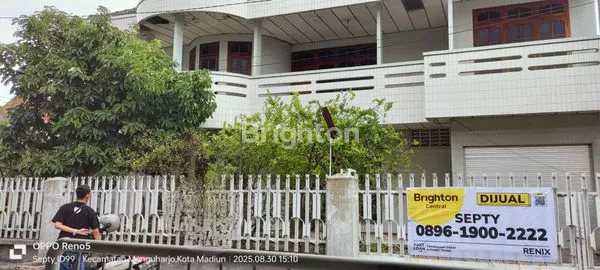 RUMAH MEWAH 8KT STRATEGIS DEPAN YONIF 501 MADIUN LT 752M²