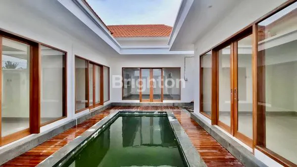 image VILLA DEKWT PANTAI CEMANGI (1)