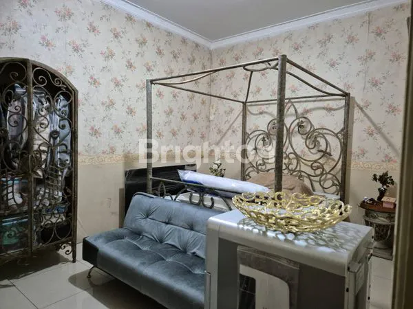 image RUMAH MEWAH 300M² DI PURI INDAH (5)