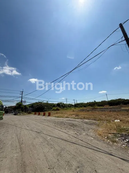 image GUDANG LUAS BENTUK TANAH NGANTONG DI RAYA GILANG SEPANJANG, TAMAN WARU SIDOARJO JAWA TIMUR. STRATEGIS BEBAS BANJIR, NOL JALAN RAYA BESAR, DEKAT PABRIK KAPAL API, PERINDUSTRIAN, PINTU MASUK TOLL. HARGA BERSAHABAT  (8)