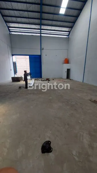 image DISEWAKAN GUDANG DI JALAN UTAMA DAAN MOGOT RAYA (4)