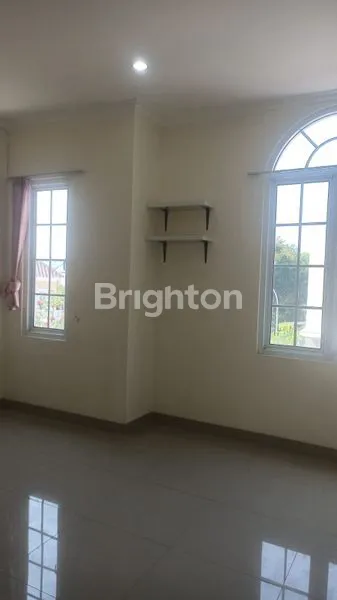 image DISEWAKAN CEPAT RUMAH PARAMOUNT (8)