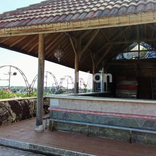 image ROOP TOP RESTAURANT - 4 STOREY COMMERCIAL BUILDING 27 ARE (3)