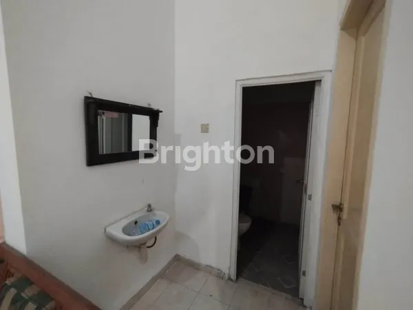 image RUMAH SIAP HUNI PURIMAS DEKAT RAYA MERR DAN UPN  (4)