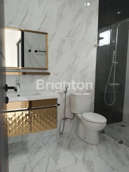 image RUMAH MEWAH BRAND NEW KELAPA GADING (8)