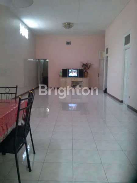 image RUMAH MEWAH SIAP HUNI, HADAP SELATAN, LT 342M² (4)
