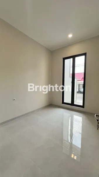 image NEW HOUSE 2 LANTAI BARU GRESS DEKAT KAMPUS UBAYA TENGGILIS RUNGKUT MANYAR (5)