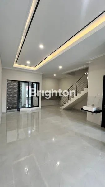 image NEW HOUSE 2 LANTAI BARU GRESS DEKAT KAMPUS UBAYA TENGGILIS RUNGKUT MANYAR (1)