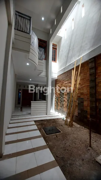 image RUMAH USAHA STRATEGIS COCOK MINIMARKET / TOKO / KANTOR (2)