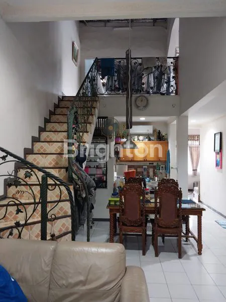 image RUMAH HOEK TAMAN PEGANGSAAN INDAH DEPAN TAMAN (3)