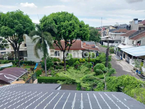 image RUMAH HOEK TAMAN PEGANGSAAN INDAH DEPAN TAMAN (7)