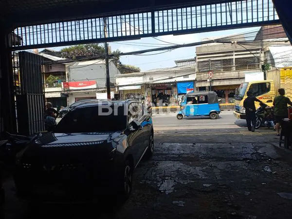 image GUDANG 2 LANTAI SIAP PAKAI DI PINGGIR JALAN RAYA JATINEGARA BARAT JAKARTA TIMUR (3)