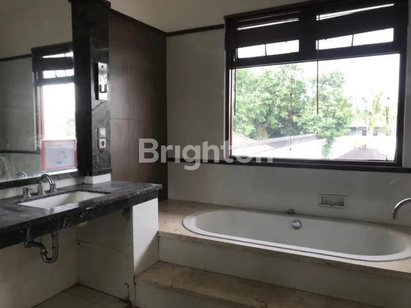 image RUMAH COCOK USAHA DEKAT WIJAYA DAN CBD SIMATUPANG LOKASI ANTASARI RAYA JAKARTA SELATAN  (7)