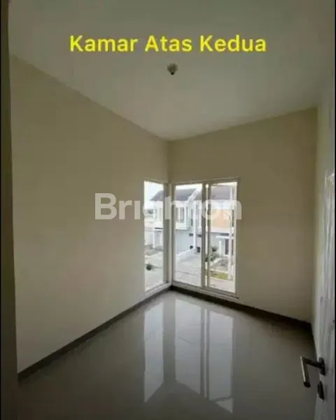 image RUMAH 2 LANTAI SHM DI SEDATI, ROW JALAN LUAS (3)