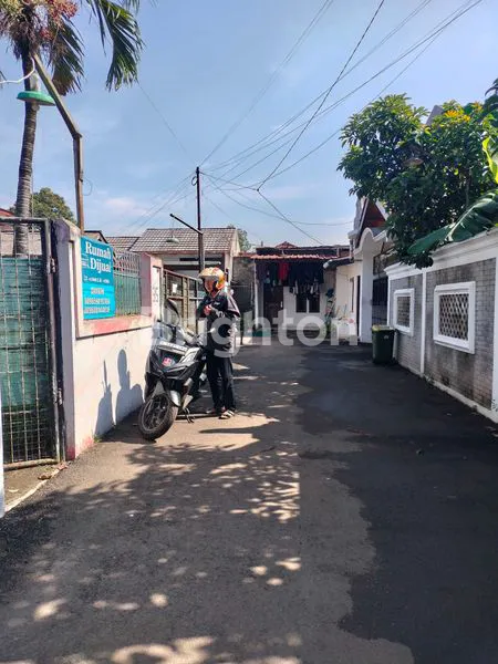 image TANAH BESAR ASRI DI LOKASI TENANG SANGAT BAGUS UNTUK INVESTASI DAN RUMAH TINGGAL (2)