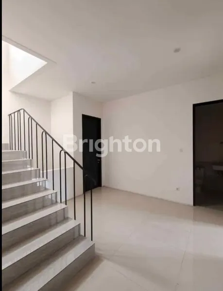 image RUMAH BARU 3 LANTAI SIAP HUNI AKSES TOL, PONDOK TJANDRA INDAH (5)
