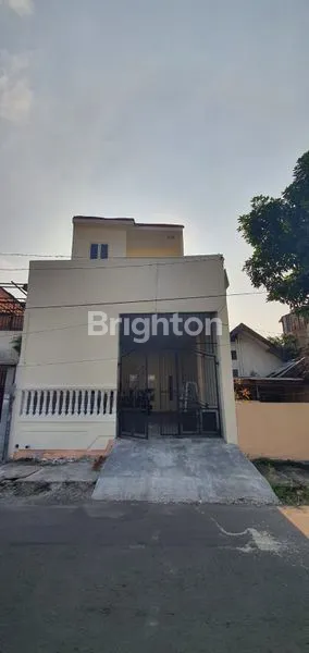 image RUMAH DESIGN KANTOR 3 LANTAI DI TAMBAK ADI SURABAYA (1)