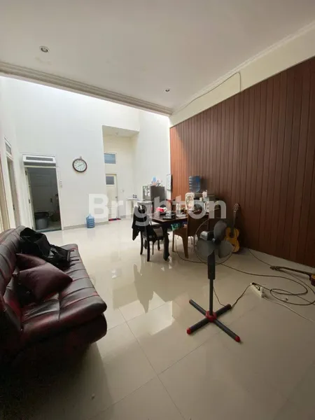 image RUMAH TEMPAT TINGGAL MULYOSARI SUTOREJO SURABAYA FURNISH MENGHADAP SELATAN (3)