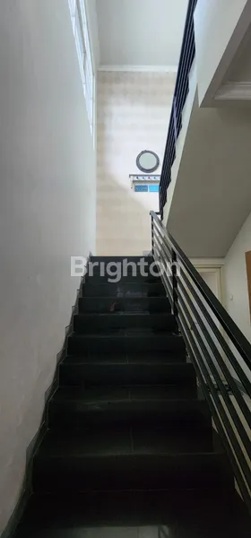 image RUMAH KOST TENGAH KOTA DI MOJOARUM DEKAT UNIV UNAIR ROW JALAN LEBAR (8)