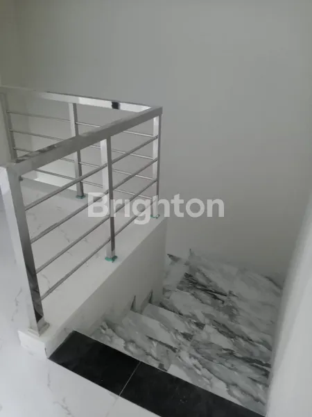 image RUMAH NEW GRESS KLAMPIS SURABAYA UNIT A, LEBAR 6 2 LANTAI NEGO (4)