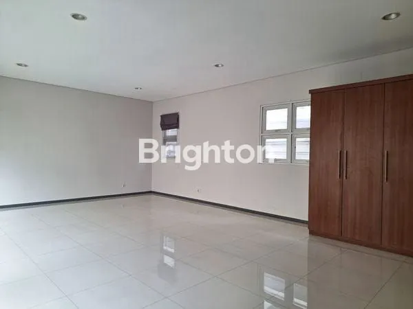 image RUMAH MEWAH 3 LANTAI DENGAN ROOFTOP VIEW SKYLINE KUNINGAN JAKARTA SELATAN (2)